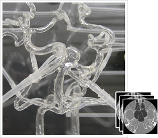 オーダーメイド血管モデル。患者様のデータから血管を精密に再現致します。